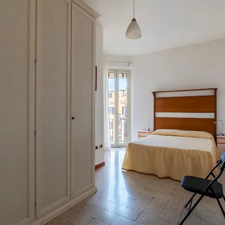 Guesthost - Bright And Roomy In Flaminio District Διαμέρισμα *